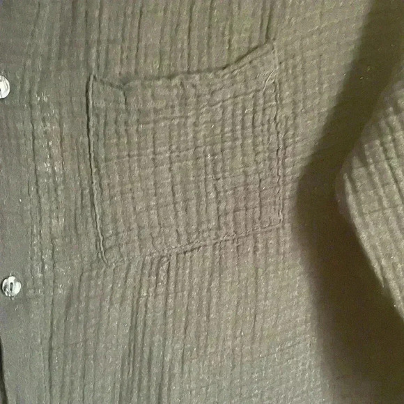 A new day button down top - Picture 2 of 5